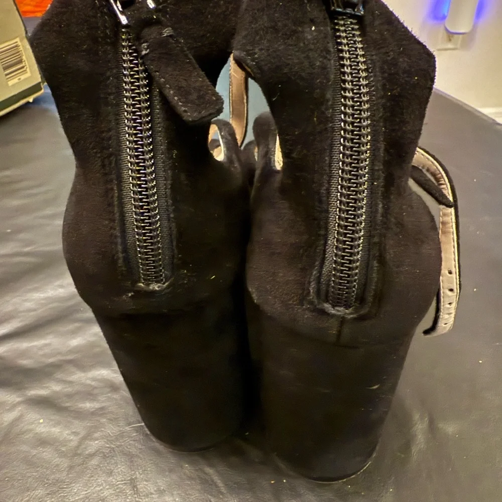 Cole Haan Siignature strappy Black Block Heel Sandals